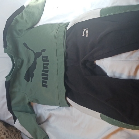 Puma kids sweat shirt and pants.  Matching - Picture 1 of 3